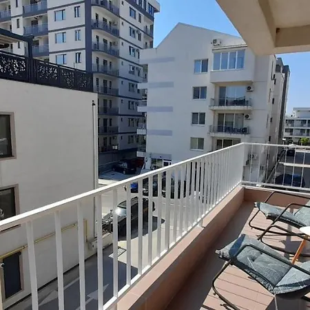 De Lux Seaside Apartment